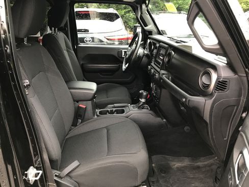 Used 2020 Jeep Gladiator Sport AWD/4WD image 25