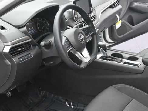 New 2026 Nissan Altima 2.5 SV FWD image 7