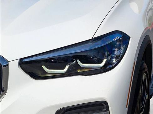 Certified 2022 BMW X5 sDrive40i w/ Premium Package image 9