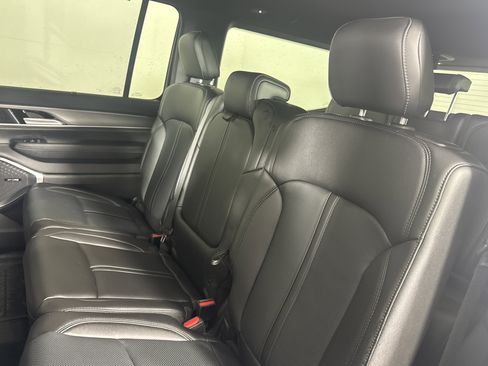 New 2025 Jeep Wagoneer 4WD w/ Convenience Group I image 13