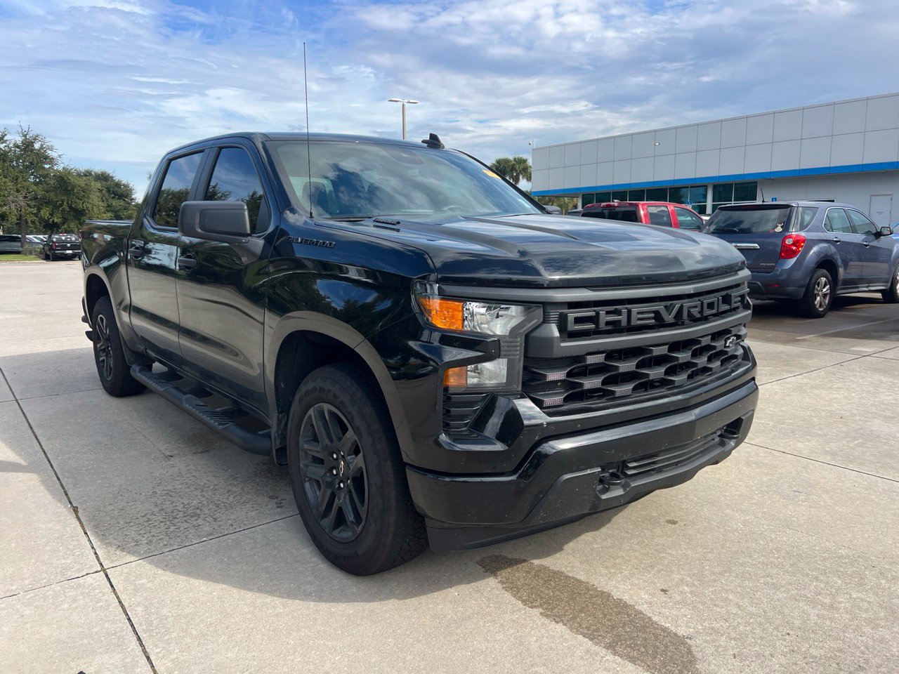Used 2026 Chevrolet Silverado 1500 Custom w/ Turbomax Blackout Package RWD image 9