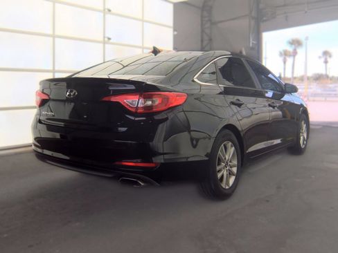 Used 2017 Hyundai Sonata SE FWD image 3