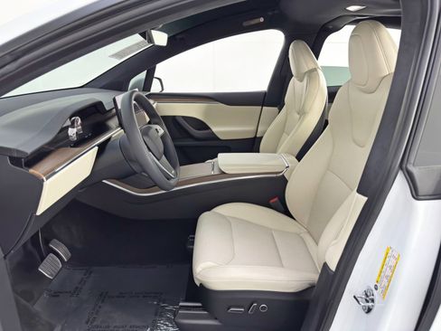 Used 2023 Tesla Model X image 16