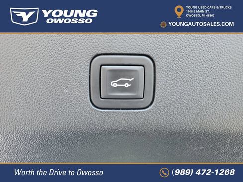 Certified 2024 Cadillac Escalade ESV Premium Luxury w/ LPO, Floor Liner Package AWD/4WD image 34