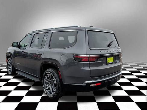Used 2024 Jeep Wagoneer Series II w/ Flexible Seating Group AWD/4WD image 10