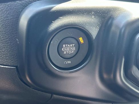 Used 2022 Jeep Wrangler Unlimited Sport image 31