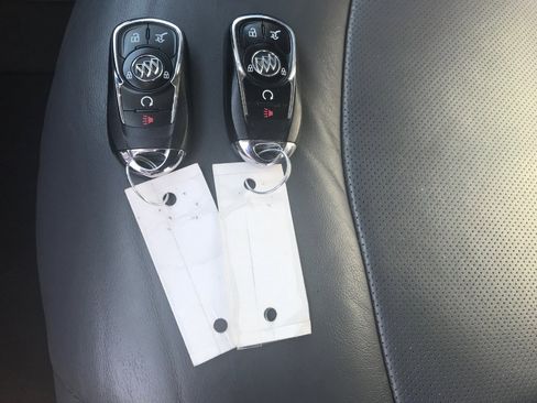 Used 2018 Buick Enclave Essence FWD image 30