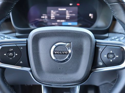 Used 2024 Volvo C40 Recharge Core image 28