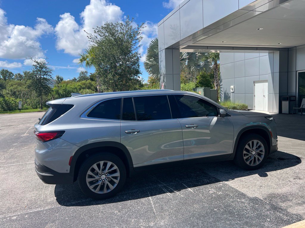 Used 2026 Buick Enclave Preferred w/ Super Cruise Package FWD image 9