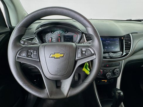 Used 2021 Chevrolet Trax LS w/ Tint and Cruise Package AWD/4WD image 11