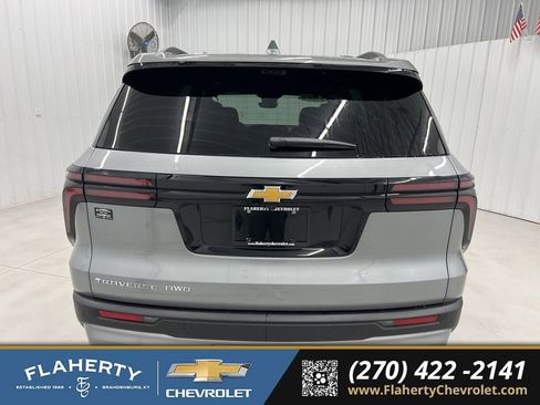 New 2026 Chevrolet Traverse LT w/ Driver Confidence Package AWD/4WD image 4