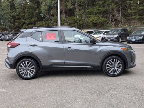Used 2024 Nissan Kicks SR FWD image 4