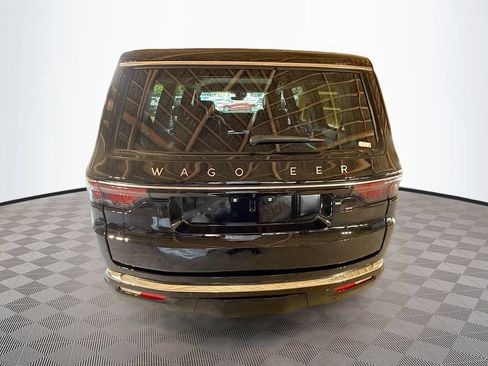 Used 2025 Jeep Wagoneer 4WD image 7
