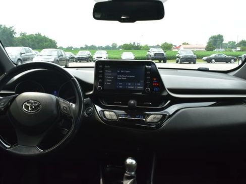 Used 2019 Toyota C-HR XLE FWD image 31