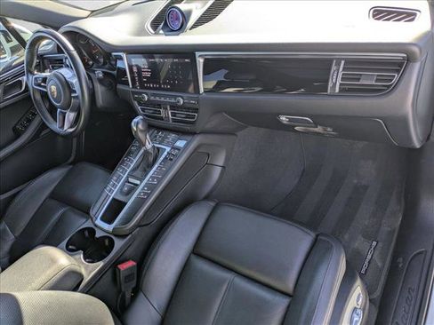Used 2021 Porsche Macan image 23