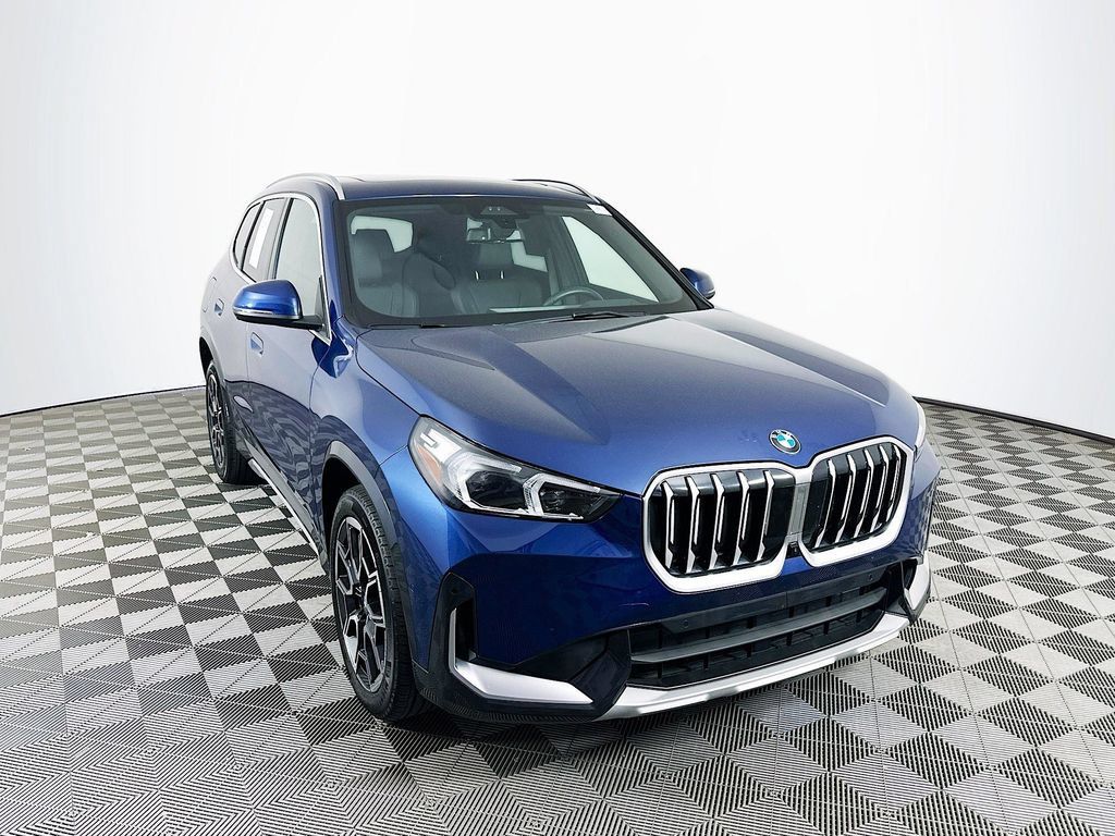 Used 2025 BMW X1 xDrive28i AWD/4WD image 2