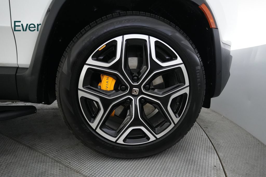 Used 2023 Rivian R1S Adventure Quad AWD/4WD image 20
