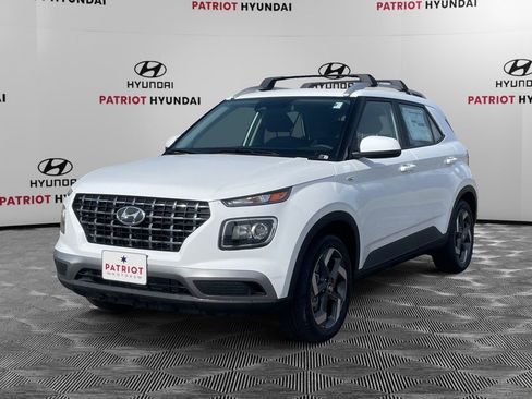 New 2026 Hyundai Venue SEL FWD image 3