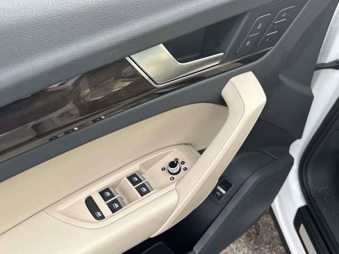 Used 2018 Audi Q5 2.0T Premium Plus w/ Premium Plus Package image 24