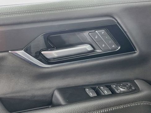 Used 2025 GMC Yukon Denali AWD/4WD image 19