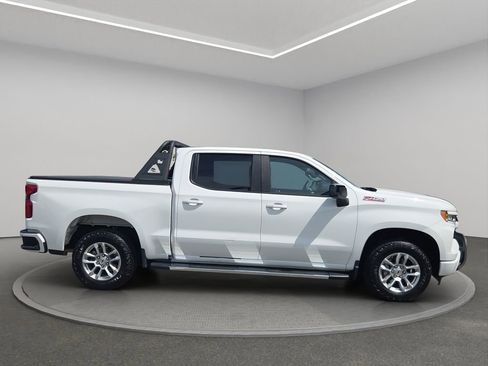 Used 2023 Chevrolet Silverado 1500 RST w/ Z71 Off-Road Package AWD/4WD image 7
