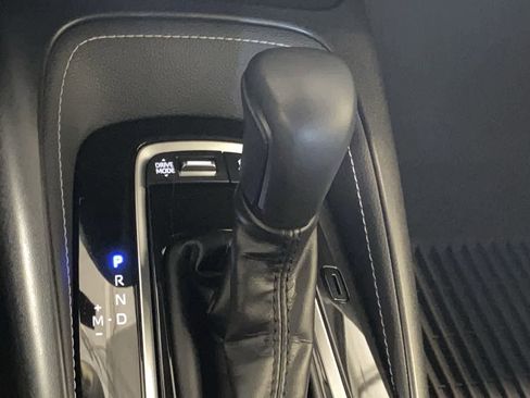 Certified 2025 Toyota Corolla Hatchback w/ SE Package image 19