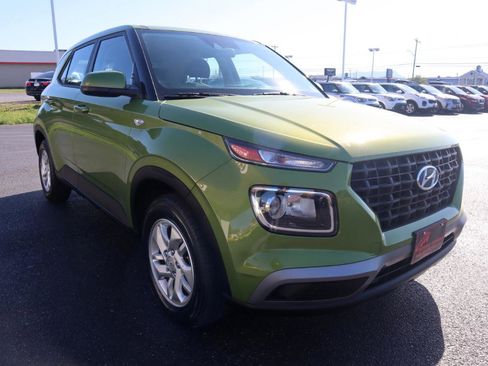 Used 2021 Hyundai Venue SE image 28