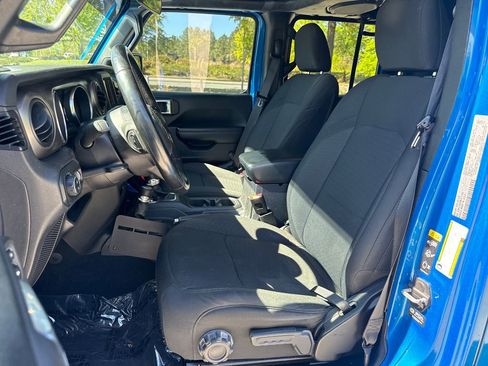 Used 2021 Jeep Gladiator Willys image 13