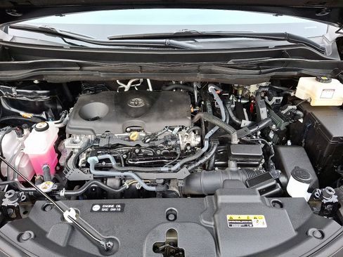 Certified 2025 Toyota Sienna XLE image 28