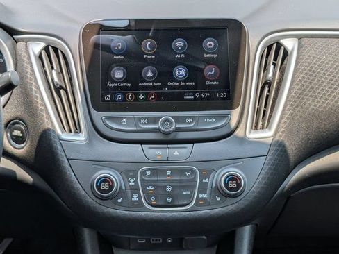Used 2025 Chevrolet Malibu LT FWD image 16