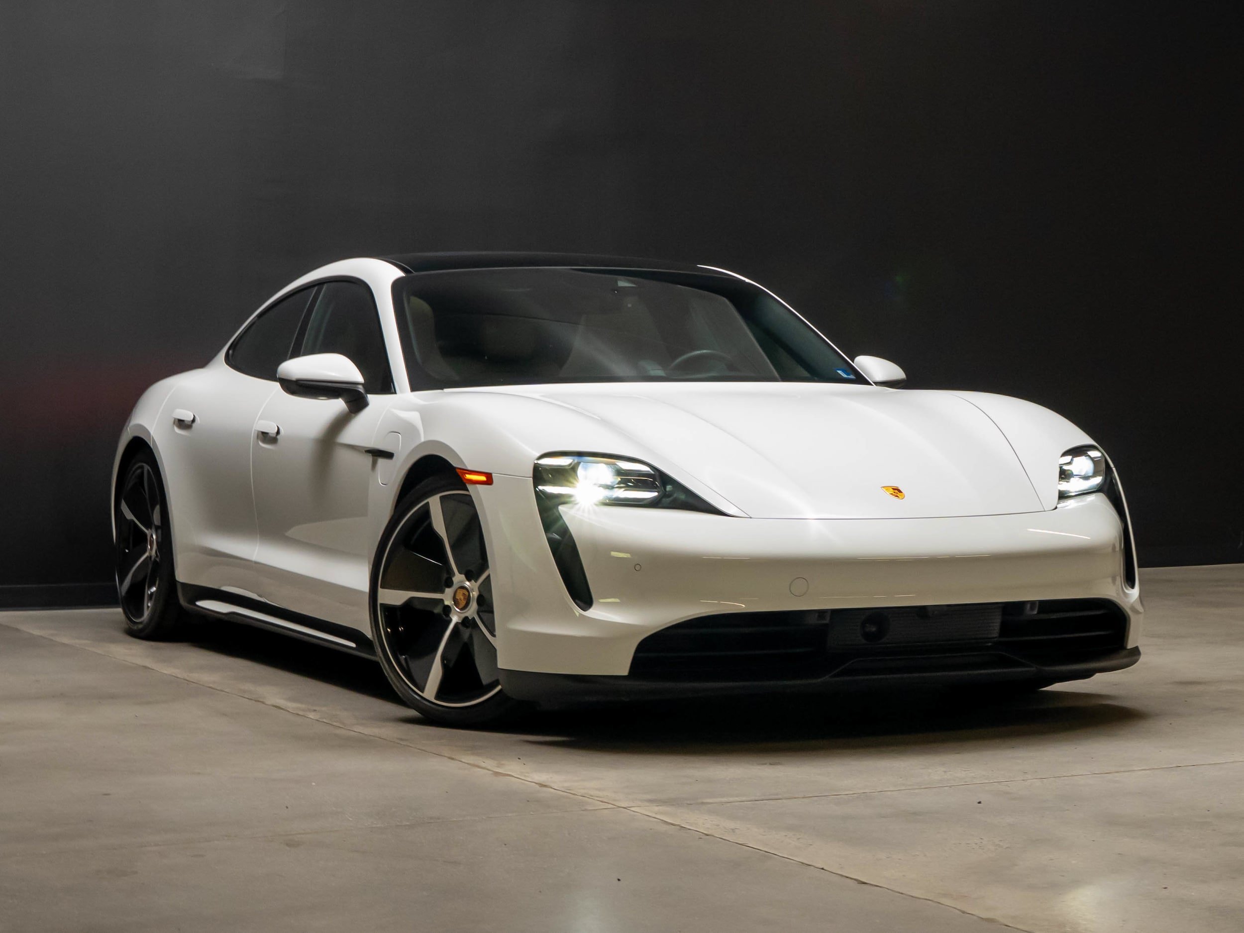 Certified 2024 Porsche Taycan 4S AWD/4WD image 9