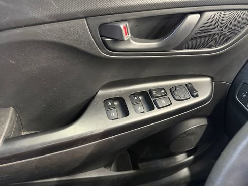Used 2021 Hyundai Kona SE FWD image 11