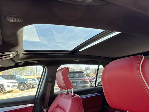 Used 2024 Jeep Wagoneer Launch Edition image 18