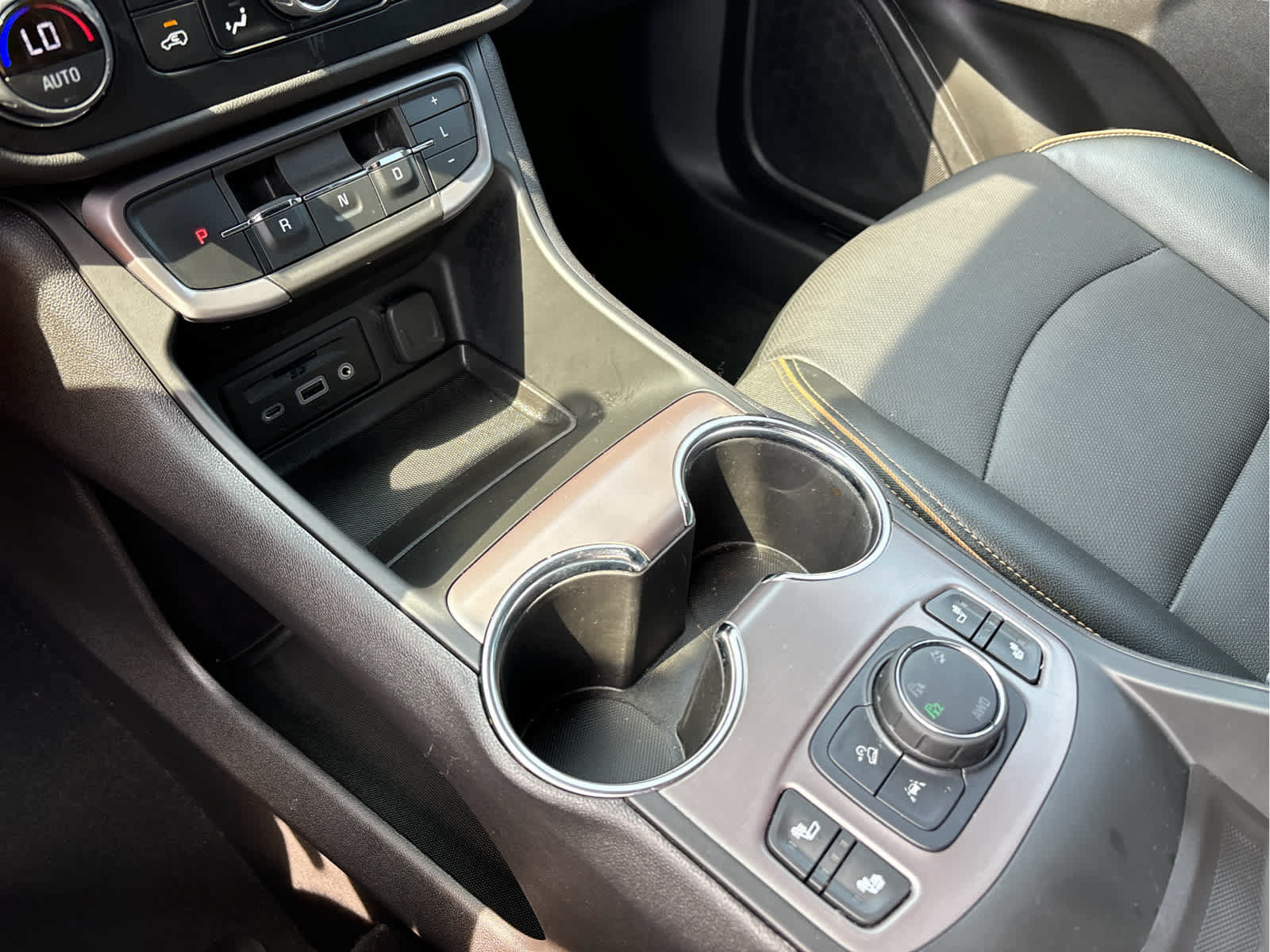 Certified 2024 GMC Terrain AT4 AWD/4WD image 18