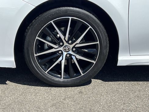 Used 2023 Toyota Camry SE image 9