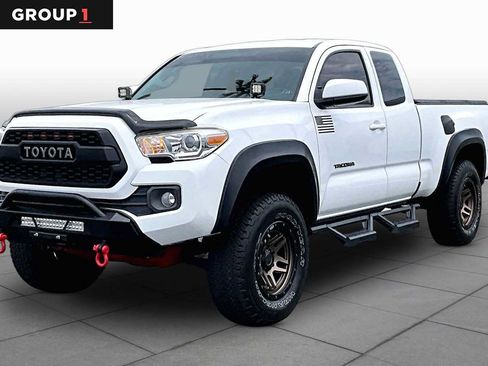 Used 2016 Toyota Tacoma SR w/ SR Convenience Package RWD image 1