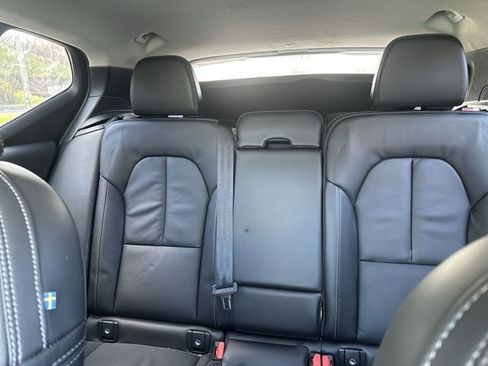 Used 2023 Volvo XC40 B5 Plus w/ Protection Package Premier AWD/4WD image 28