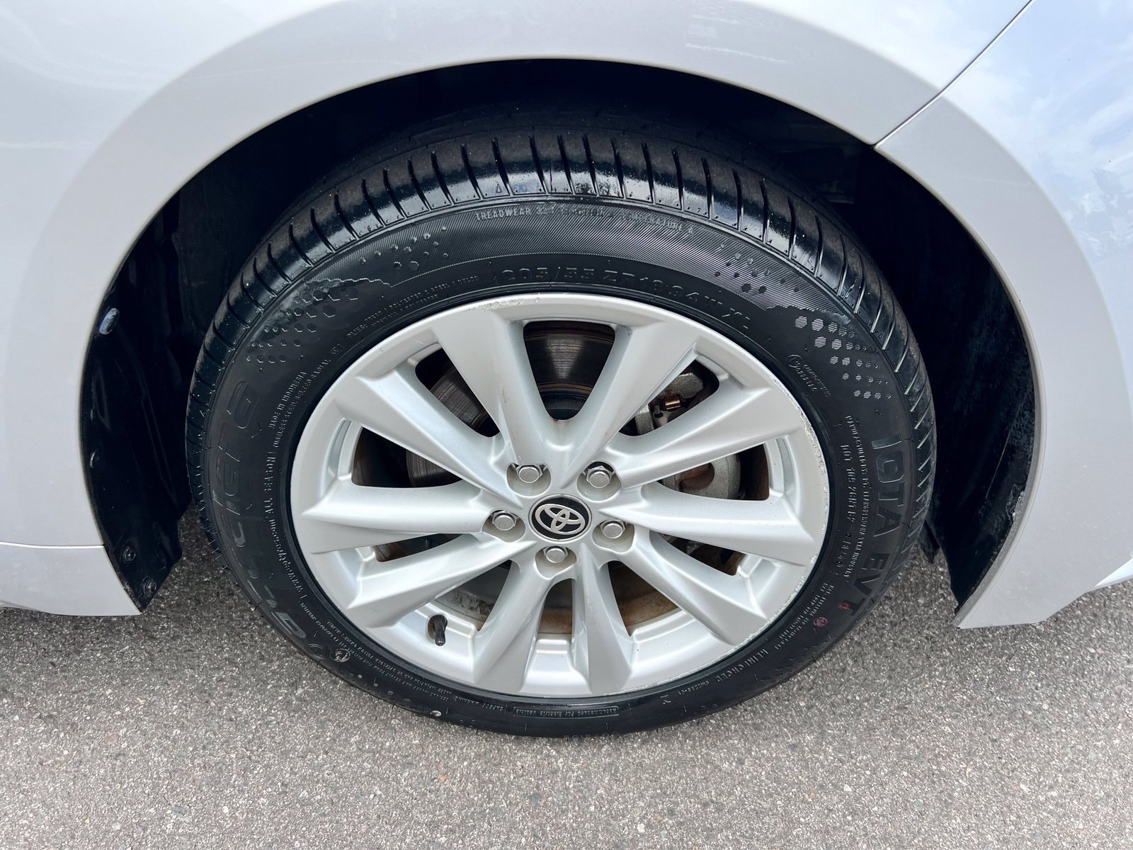 Used 2024 Toyota Corolla XLE FWD image 13