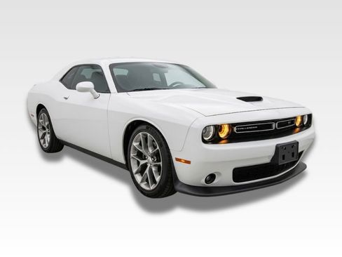 Used 2022 Dodge Challenger GT image 2