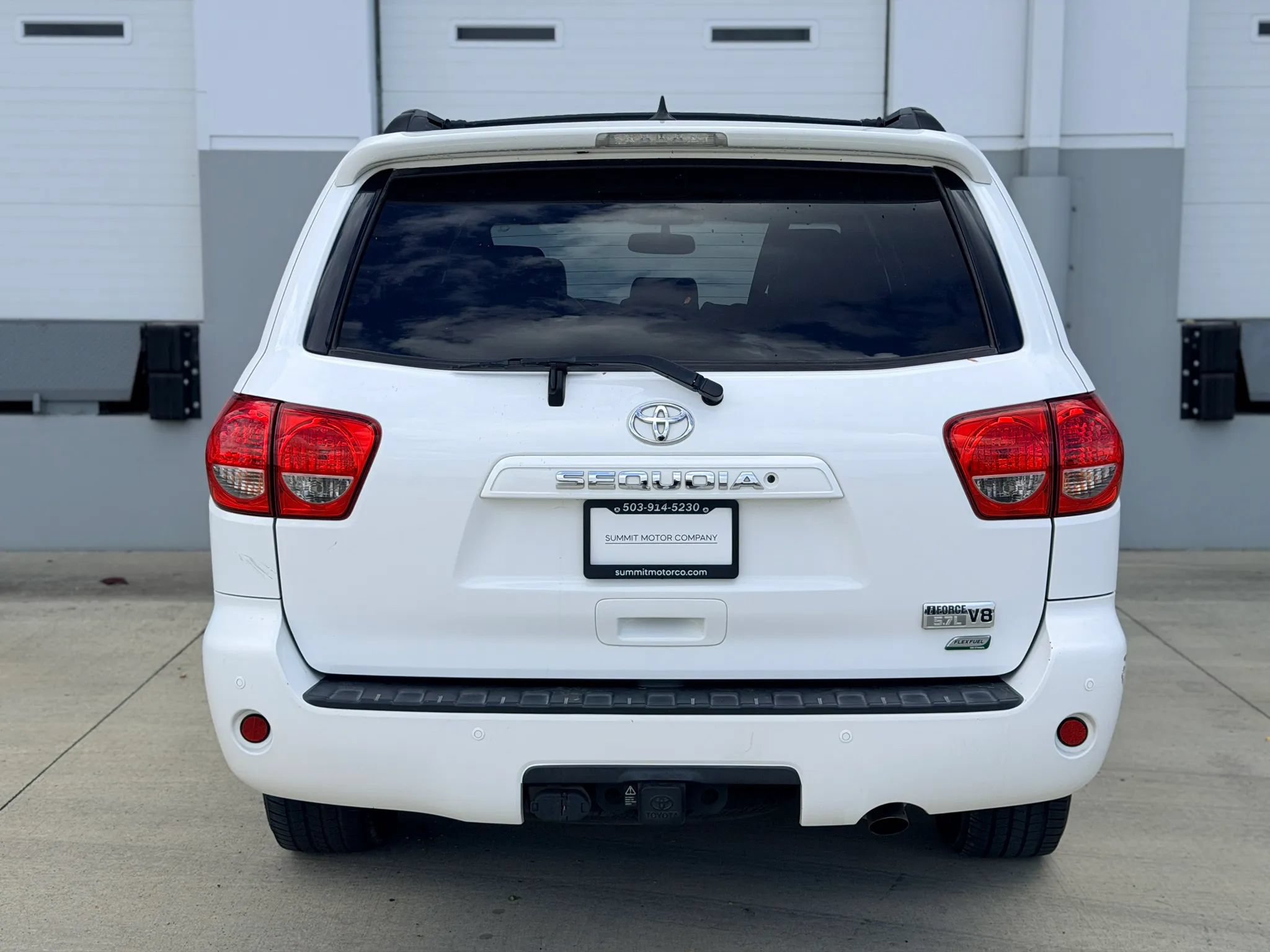 Used 2016 Toyota Sequoia SR5 w/ Premium Package AWD/4WD image 4
