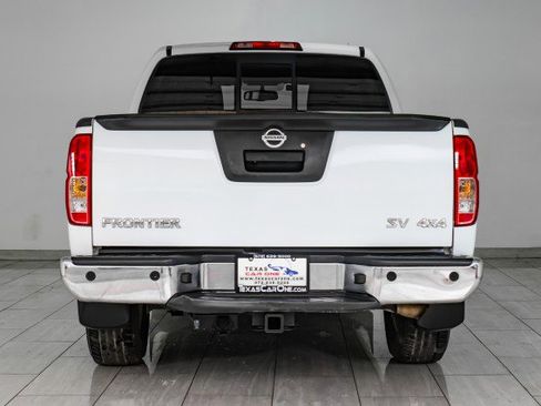 Used 2018 Nissan Frontier SV w/ Value Truck Package image 7