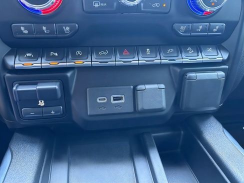 Used 2021 GMC Sierra 1500 Denali w/ Denali Ultimate Package AWD/4WD image 26