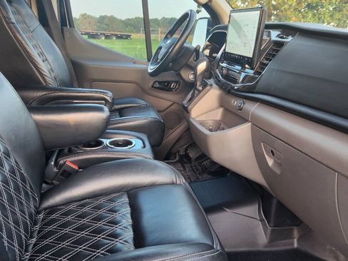 Used 2022 Ford Transit 250 Medium Roof AWD image 32