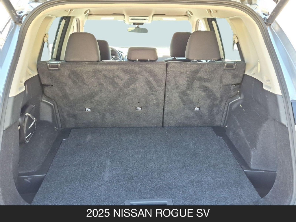 Used 2025 Nissan Rogue SV AWD/4WD image 23