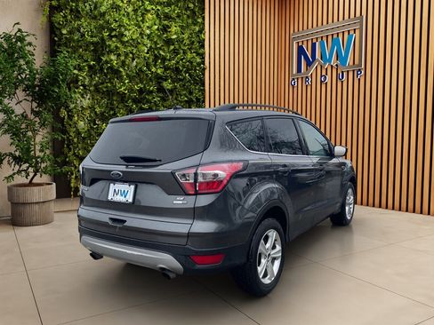 Used 2017 Ford Escape SE w/ Equipment Group 201A image 33