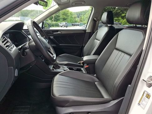 Used 2024 Volkswagen Tiguan SE AWD/4WD image 13