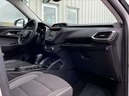 Used 2023 Chevrolet TrailBlazer LT FWD image 14