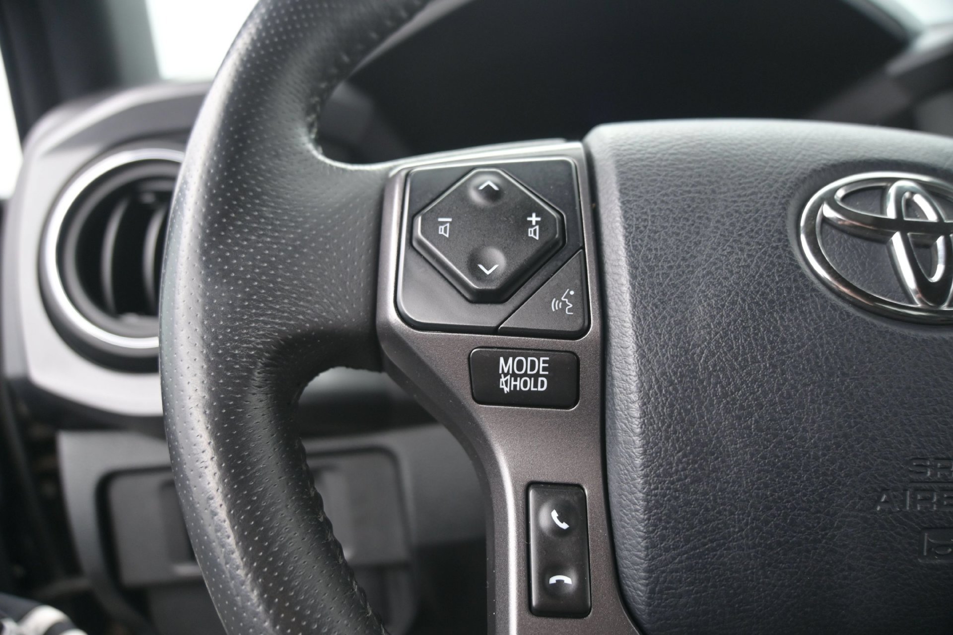 Used 2019 Toyota Tacoma TRD Off-Road AWD/4WD image 20