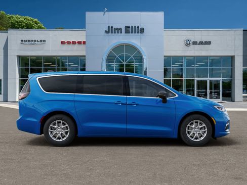 New 2026 Chrysler Pacifica Select FWD image 21