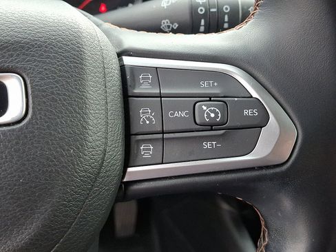 Used 2022 Jeep Compass Limited image 22